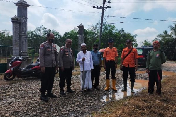 binmas polres mesuji meninjau lokasi bencana alam banjir 49012