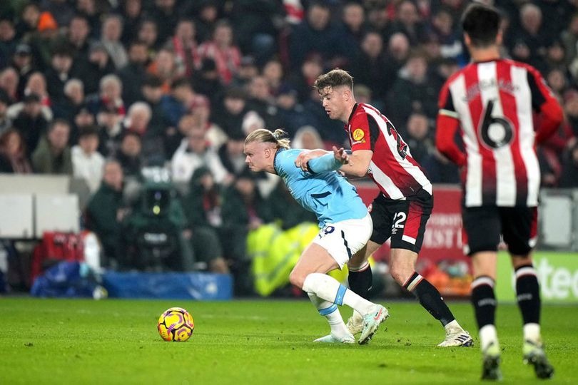 brentford menang imbang mancheter city 2 2 83028