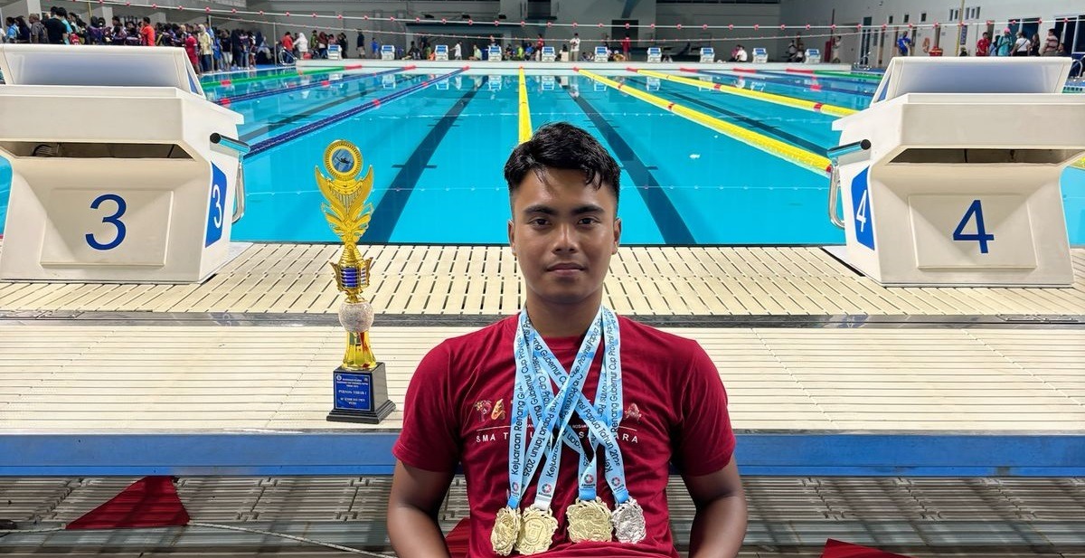bripda taruna personel polda papua raih juara umum di kejuaraan renang gubernur cup 2025 84686