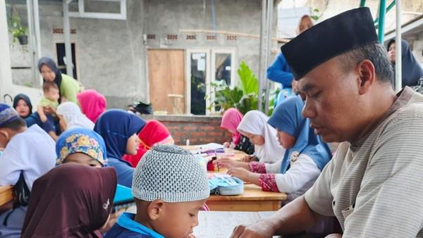 bripka ristomo brimob yang jadi guru ngaji gratis anak kampung gunung sindur 84199