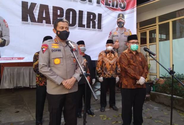 building collaboration west java regional police targets santri received covid 19 vaccination 41244