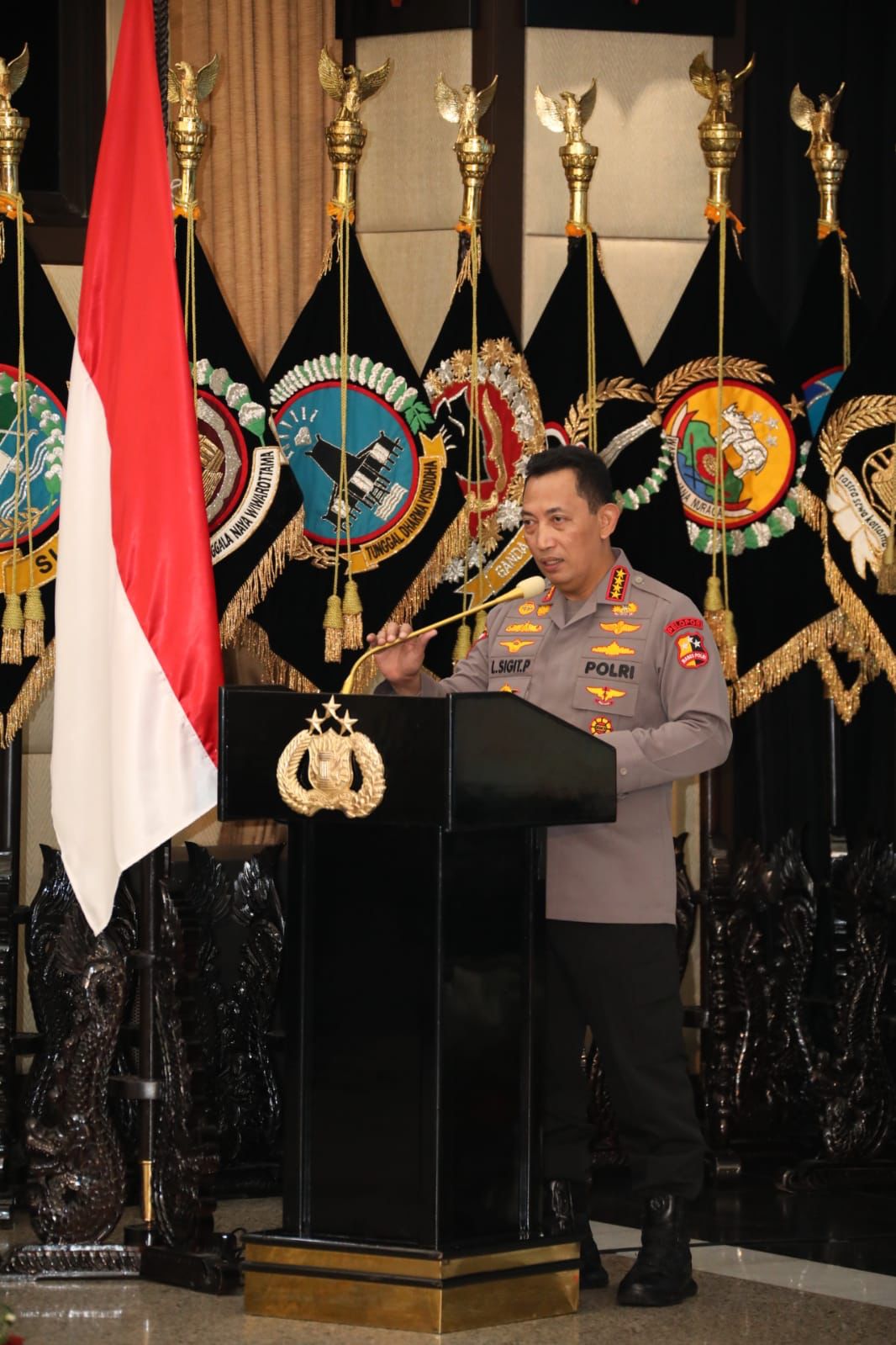 buka rakernis ini pesan kapolri kepada divhumas 55188