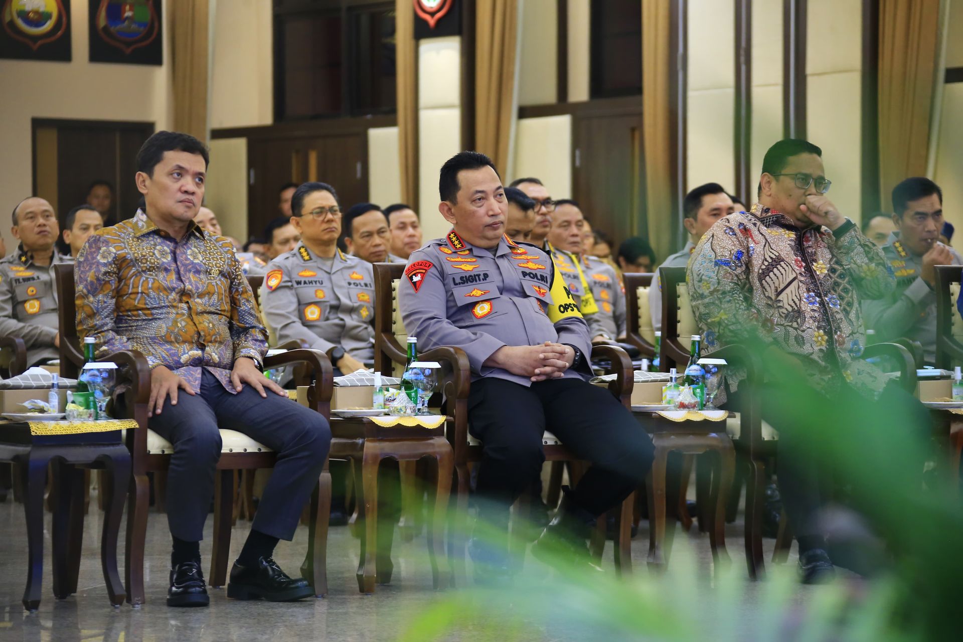 buka rilis akhir tahun 2024 kapolri doakan 987 anggota yang gugur 82535
