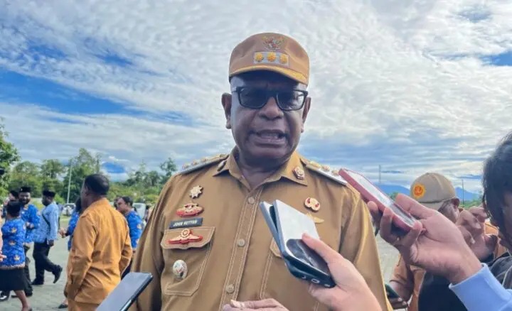 bupati mimika imbau warga tetap tenang pasca penembakan di alama 77374