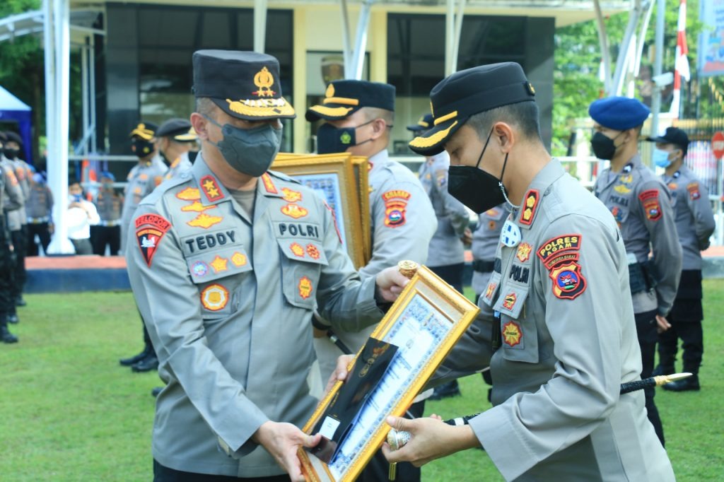 capai 5 900 dosis vaksinasi dalam sepekan kapolres agam dapat penghargaan kapolda sumbar 9912