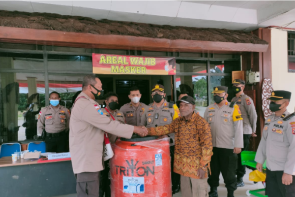 cartenz peace operations provides tools for the community at bintang mountains 45563