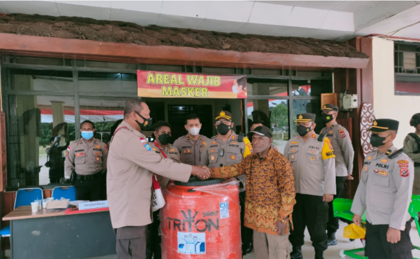 cartenz peace operations provides tools for the community at bintang mountains 45563
