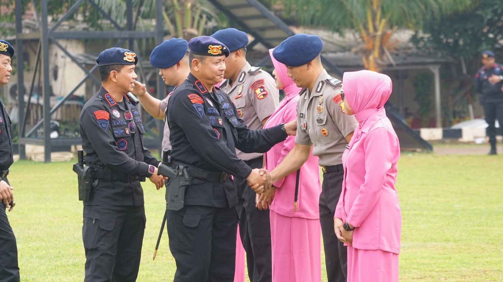 cegah bencana darurat nuklir nasional tiga personel pasukan gegana korbrimob polri raih penghargaan kplb 84374