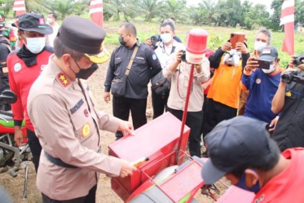 cegah karhutla kapolda kalbar rangkul seluruh elemen masyarkat 23006