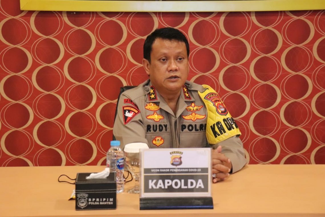 cegah penularan covid 19 polda banten lakukan patroli dan bagikan 9 800 masker 11922