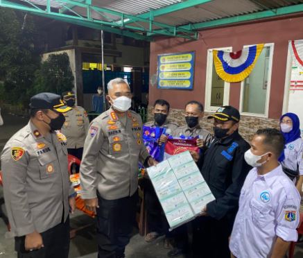 cegah penyebaran covid 19 dirbinmas polda metro jaya tinjau pos kamling di jakarta 13514
