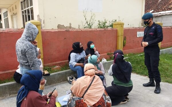 cegah penyebaran covid 19 polda jabar imbau masyarakat tetap jaga prokes dan kurangi berkerumun 18256