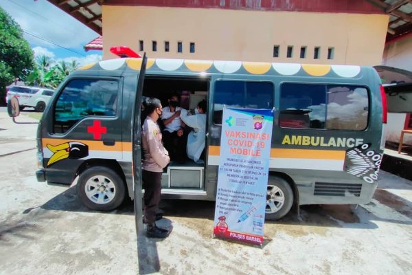 cegah penyebaran covid 19 polda kalteng launching ambulance vaksinasi mobile 36865