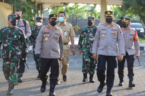 central java police chief and regional military commander iv diponegoro implement covid 19 contingency management 39197