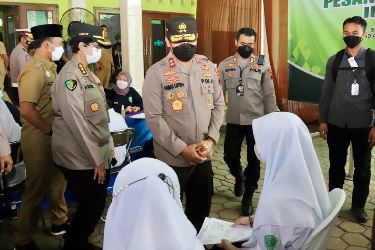 central java police prepare 320000 vaccine doses for islamic boarding school students and a number of places of worship 42676