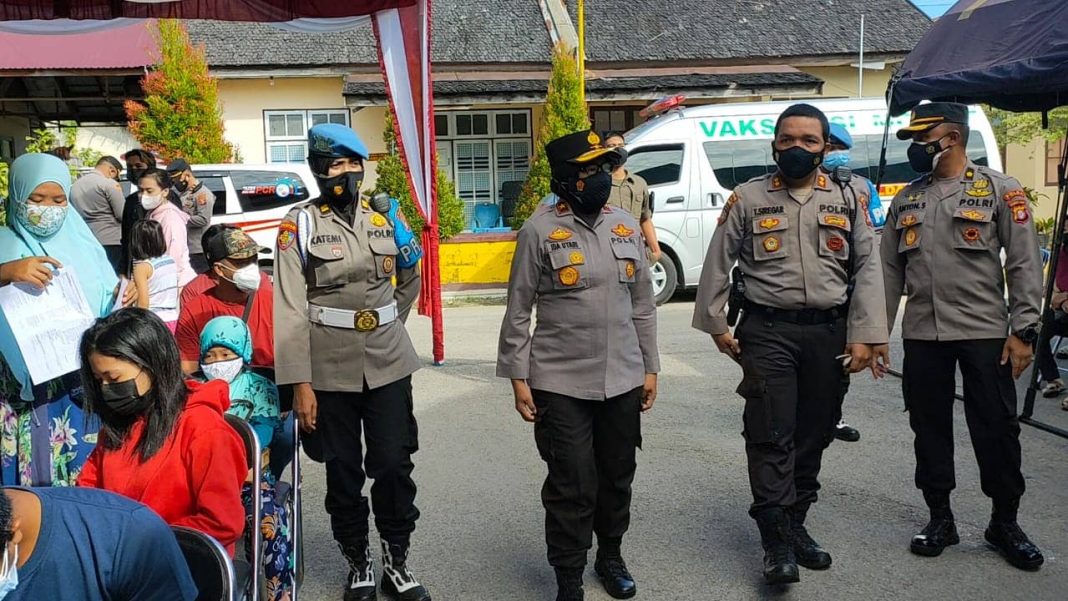 central kalimantan regional police holds one thousand doses of national vaccination attack 39463