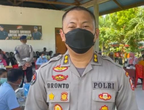 central sulawesi regional police s mobile brigade unit holds free vaccination and treatment 43377