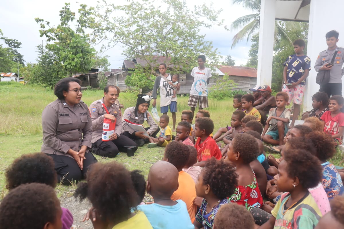 cerdaskan anak anak pedalaman papua binmas noken gelar program si ipar di yahukimo 46414