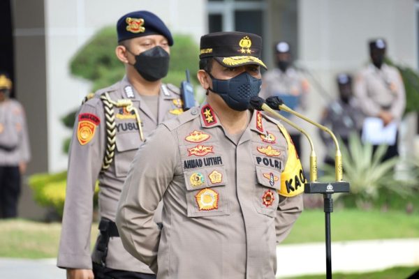 chief of central java regional police awarded 119 outstanding personnel 44652