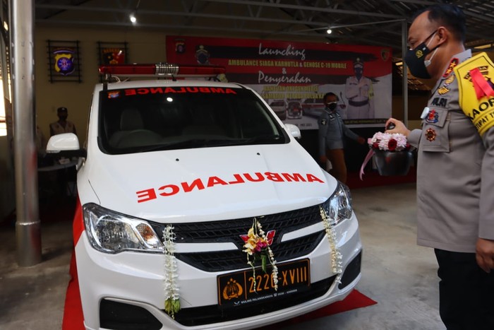 chief of central kalimantan regional police launched ambulance genose for the preparadness of land and forest fire karhutla and covid 19 28505