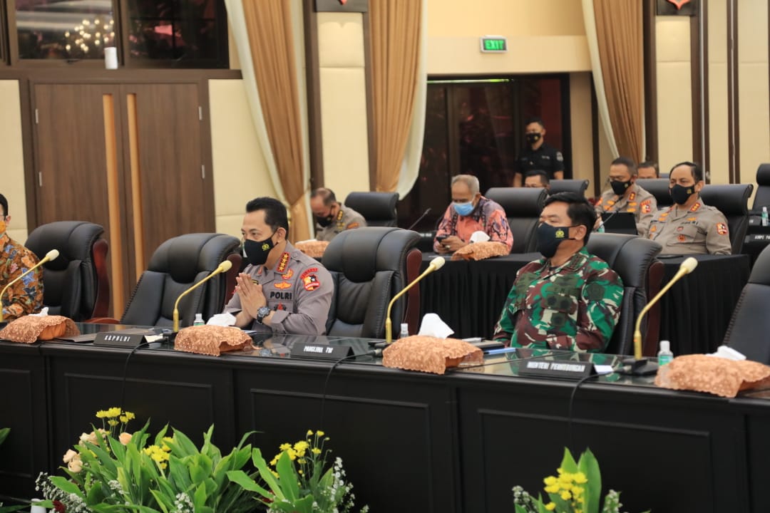 chief of inp commander of tni and ministries discuss ketupat operations 2020 38752