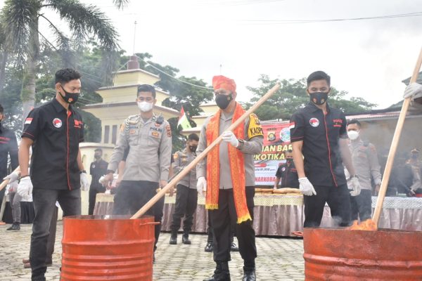 chief of jambi regional police leads the destruction of 80 kg of dried cannabis evidence 44361