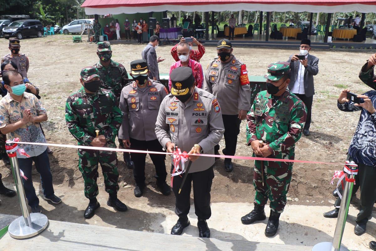 chief of north sulawesi regional police and commander of santiago military region command officially inaugurate darmawangsa shooting range 40756