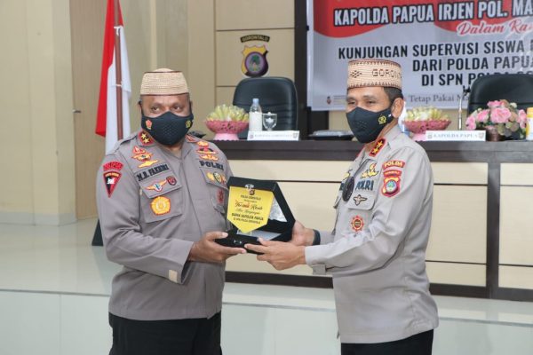 chief of papua regional police supervised diktukba of 2000 noken nco of papua regional police in batudaa spn of gorontalo regional police 44358