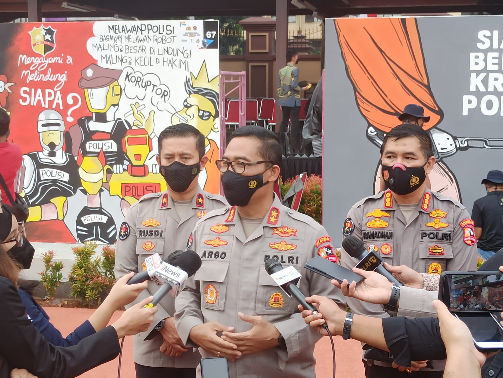 chief of pr division the winner s mural would be painted at the column of transjakarta overpass in front of indonesian national police headquarter 43387