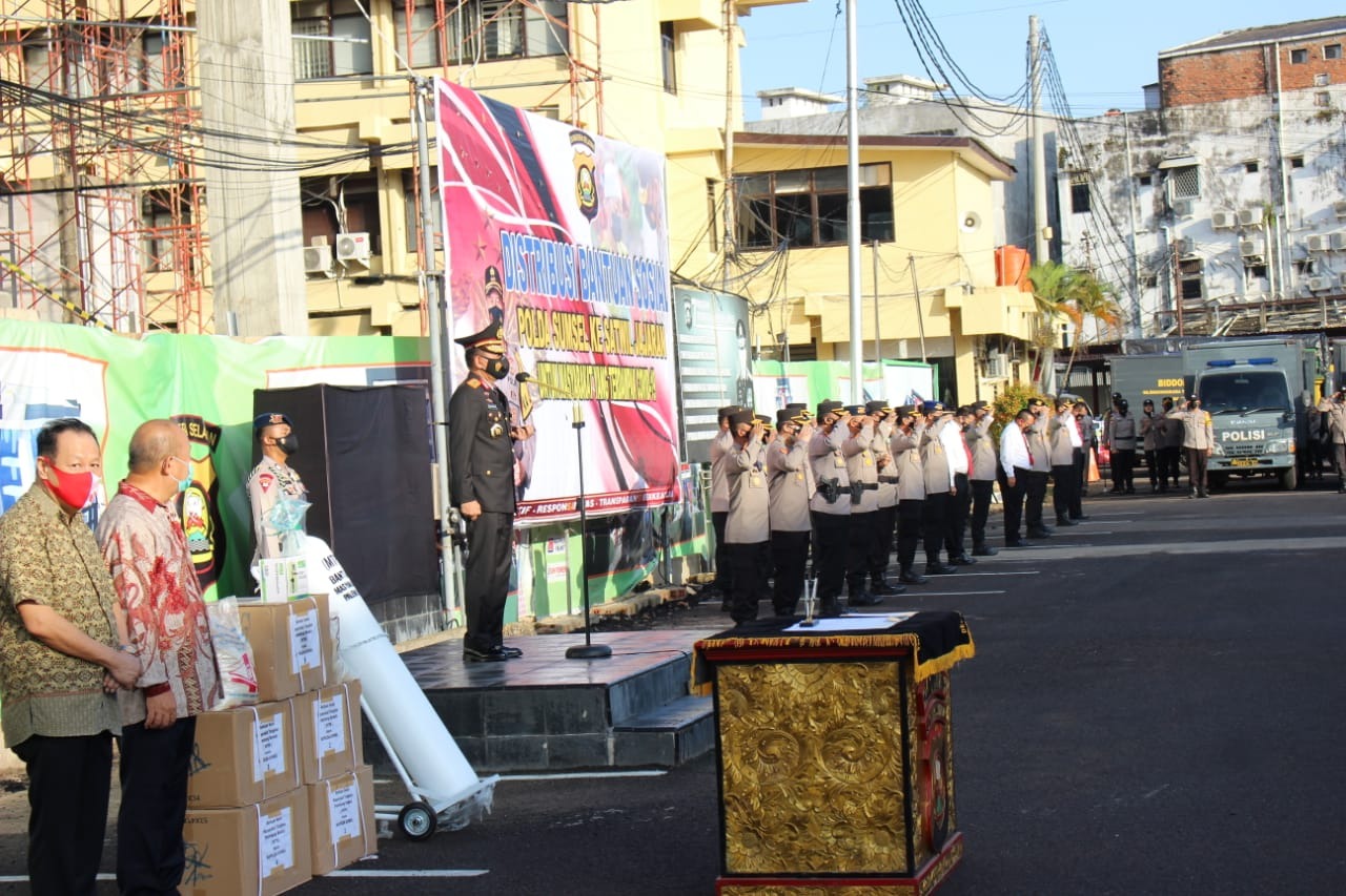 chief of south sumatra regional police received basic necessities aid from 41329