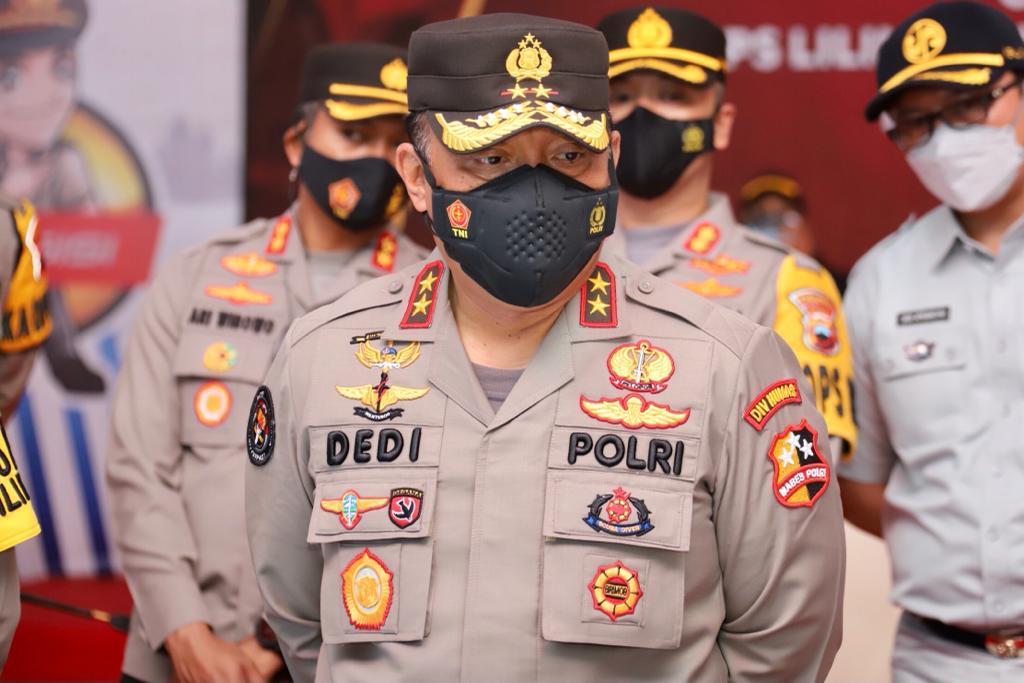 chief of traffic corps christmas and new year security is national police s momentum 44619