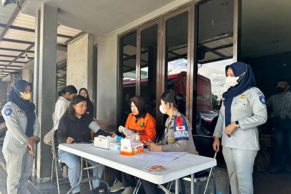 ciptakan keamanan dan keselamatan saat mudik polda sulteng berikan layanan kesehatan untuk personel dan pemudik 72336