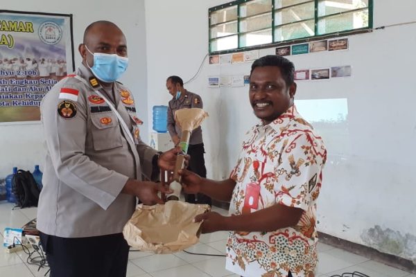 cultivating the spirit of nationalism the indonesian national police holds a polisi pi ajar at kartika mimika secondary school 39134