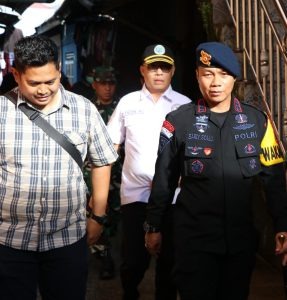 dansat brimob polda kaltara angkat anak asuh yang putus sekolah 84246
