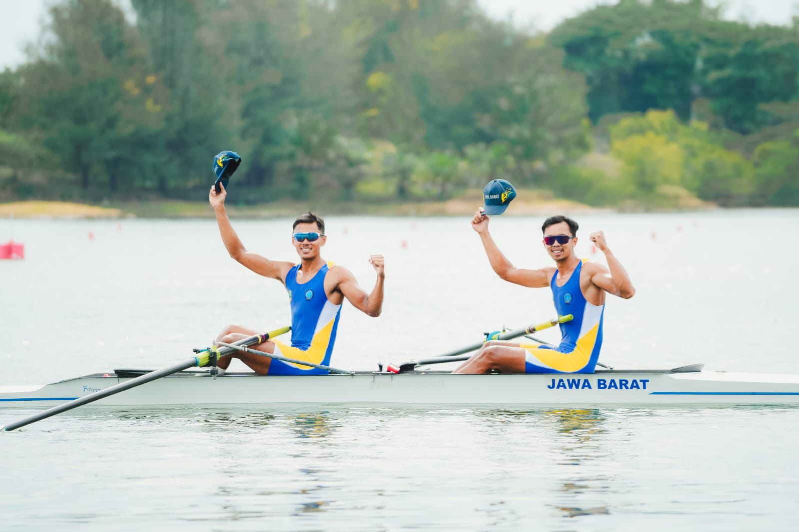 denri maulidzar borong tiga emas lewat cabor dayung rowing di pon xxi aceh sumut 78816