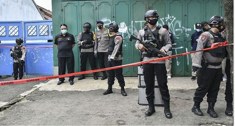 densus 88 antiteror tangkap terduga teroris jaringan jad di bogor 28898