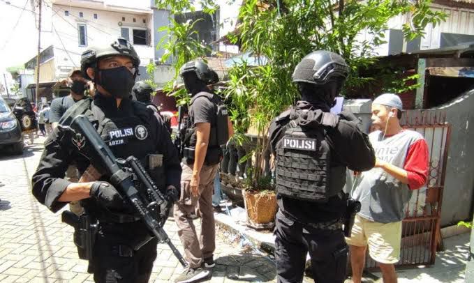 densus 88 tangkap seorang terduga teroris afiliasi isis 62288