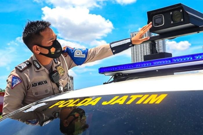 deputy chairperson of commission iii of the indonesian house of representatives appreciates the incar innovation launched by the east java regional police 43198