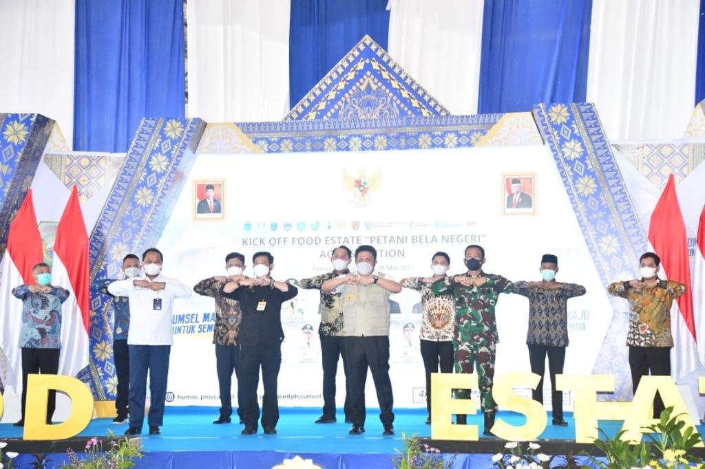 deputy chief of police of south sumatra attends the kick off for food estate 39076