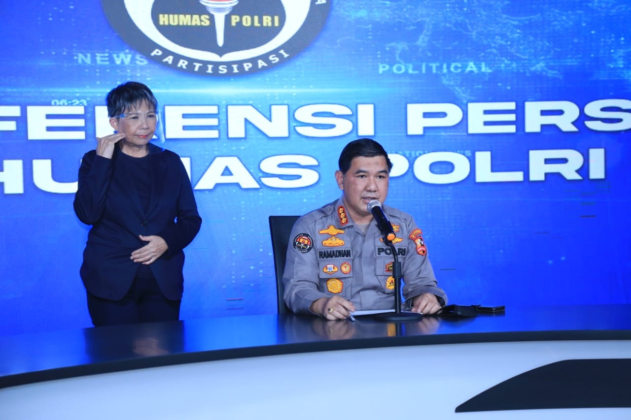 detachment 88 anti terror police transfer 69 suspected terrorists to police headquarters detention center 39551