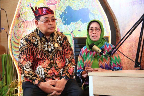 dewan pers puji kerja divhumas polri yang mampu memilah informasi yang benar dan hoaks 72995