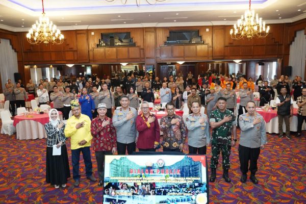 dialog penguatan internal polri harmonisasi masyarakat kaltim menuju indonesia emas 2045 74293