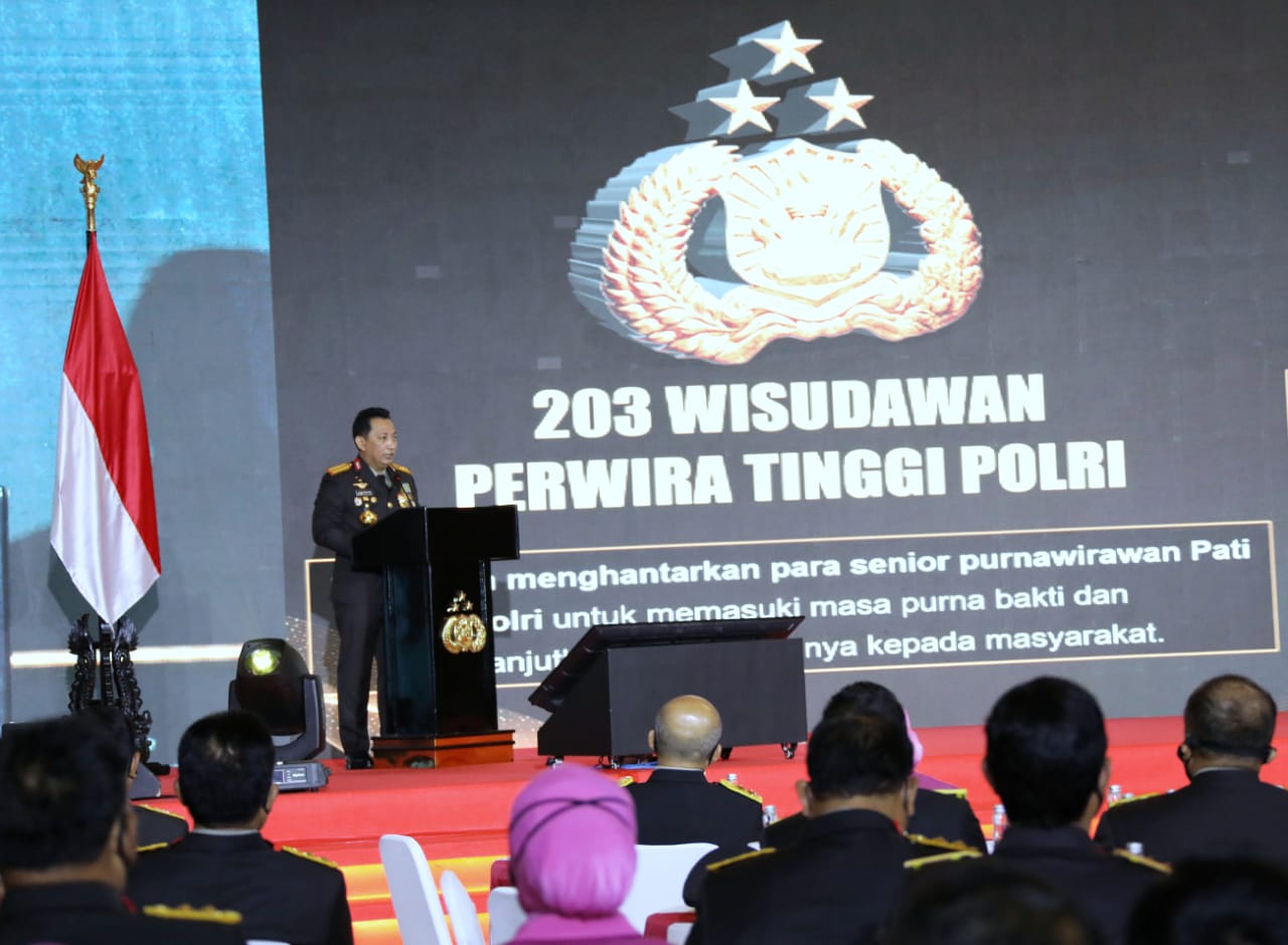 dihadapan wisudawan pati kapolri bertekad wujudkan polri yang makin dicintai masyarakat 22502