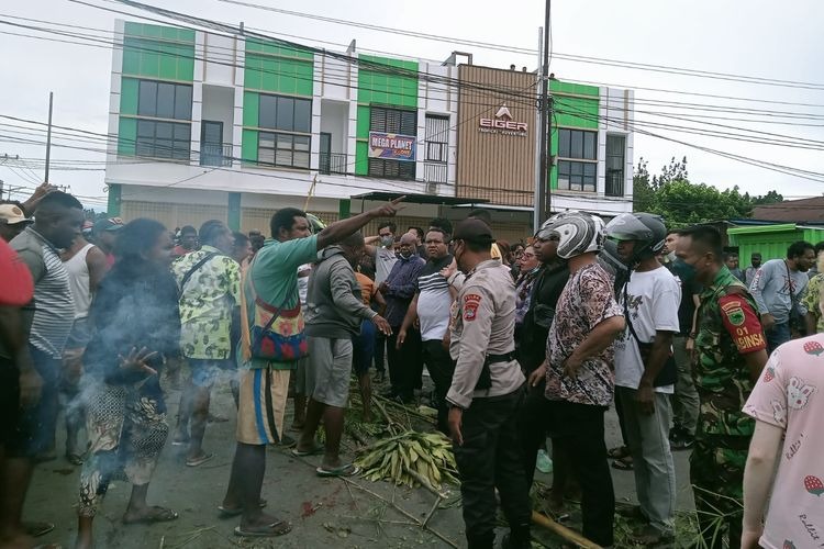 dipicu unggahan berbau rasisme polda papua tangani aksi rusuh warga manokwari 21132