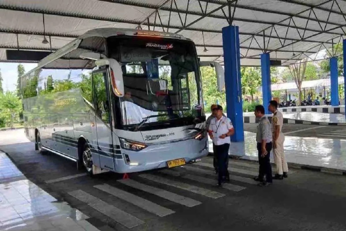 dirjen perhubungan darat sebut bus pariwisata yang beroperasi harus laik jalan berizin 74414