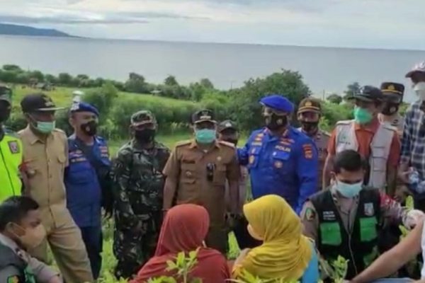 dirpolairud polda ntb terobos gunung dan hutan demi ajak warga vaksin covid 19 37287