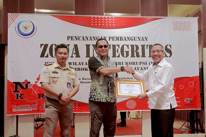 dirreskrimsus polda jambi raih penghargaan dari kementerian kelautan dan perikanan ri 49814