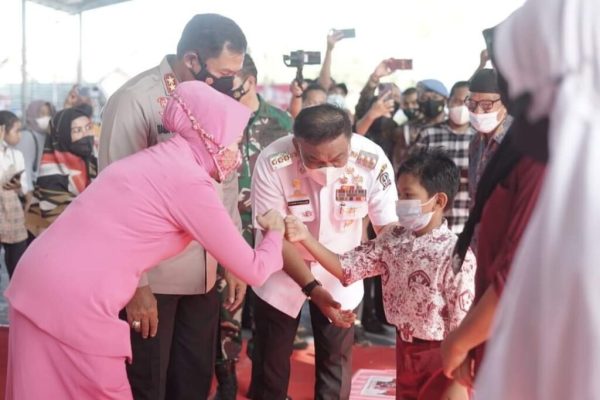 disambut hangat oleh forkopimda kapolda sulsel gelorakan vaksinasi anak 6 11 tahun di bone 34492