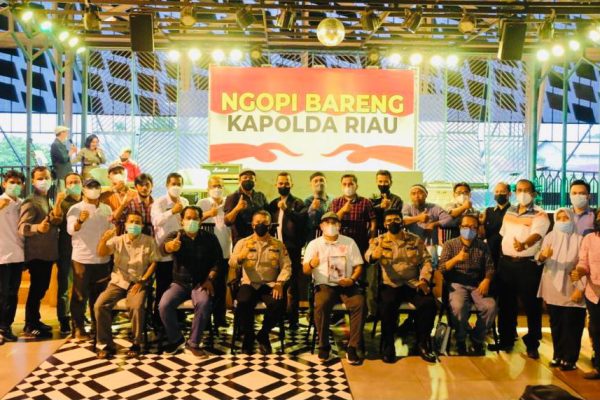 diskusi bersama ketua asosiasi dan pimpinan redaksi media kapolda ajak untuk jadikan riau lebih baik 24764