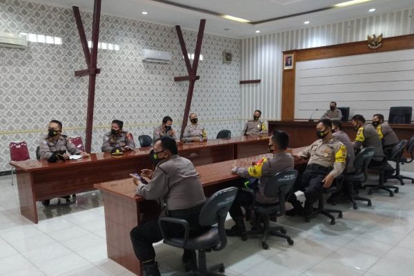 ditbinmas polda banten gelar pembinaan personel bhabinkamtibmas sebagai tracer covid 19 13023